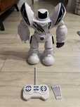 Robot Silverlit, cu telecomanda si proiectile