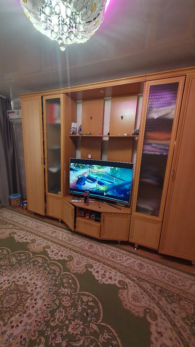 Продам диван и стенку!