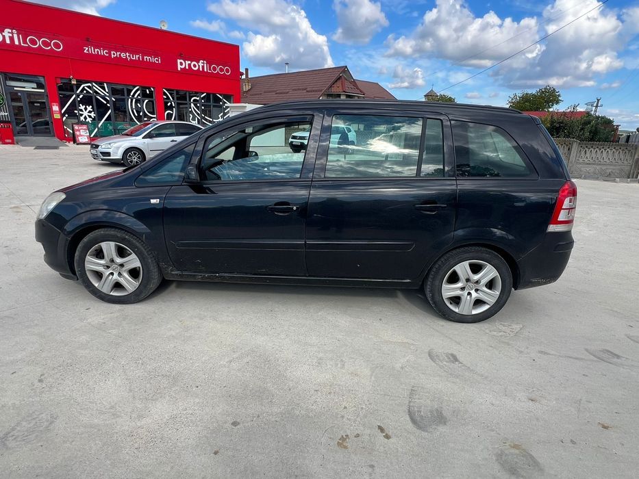Vând Opel Zafira