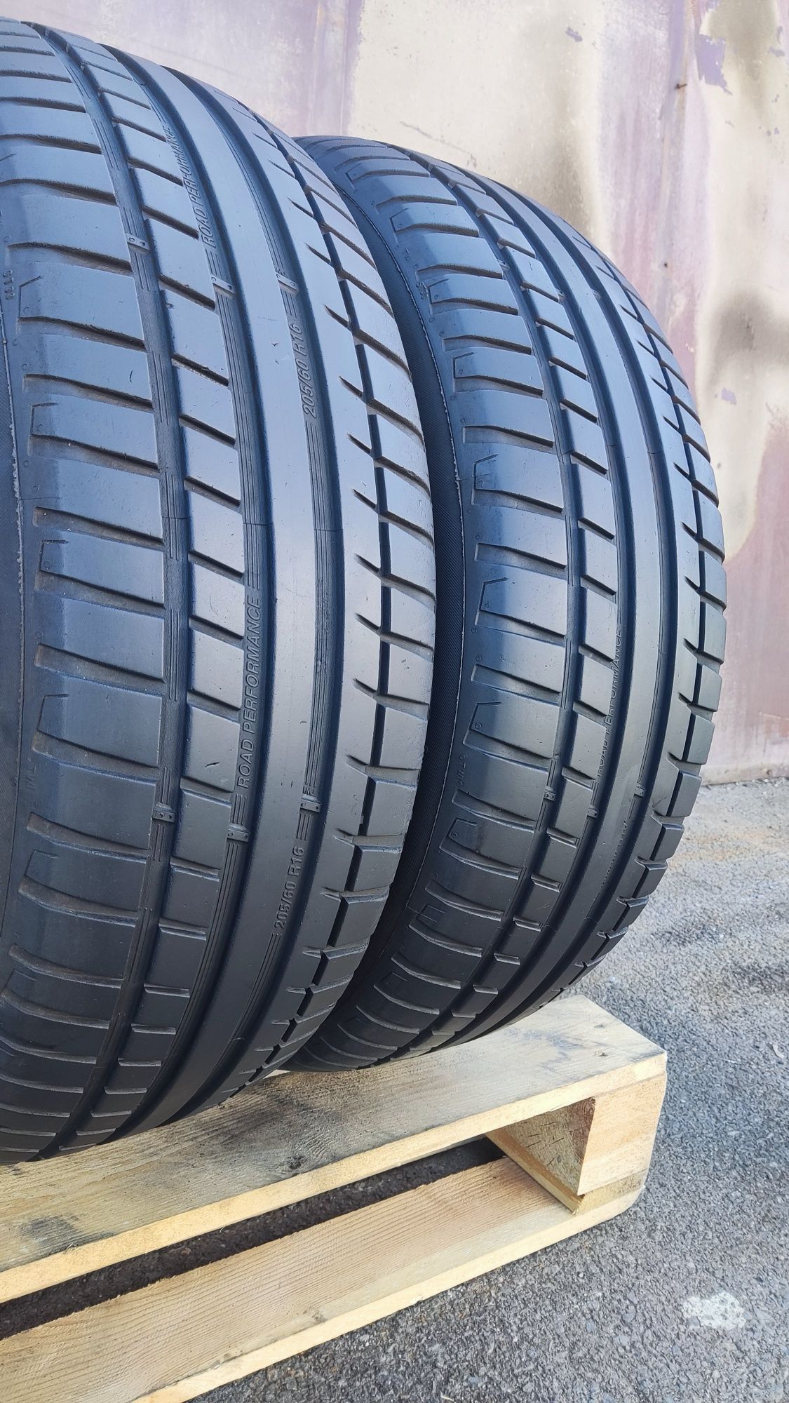 2бр. летни гуми 205/60/16 Riken Road Performance 
dot22
6.99mm
Добро с