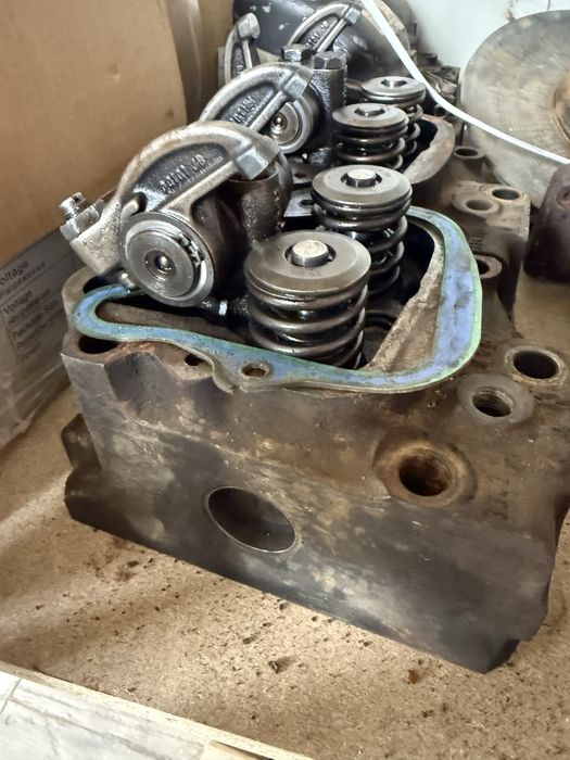 Продам головки от мотора ман 463