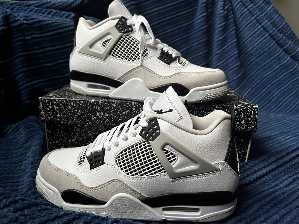 Jordan 4 Military black