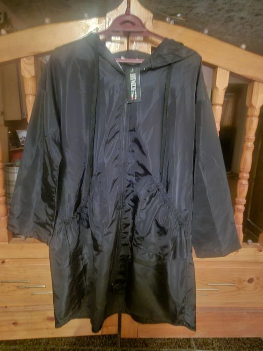 Ново черно яке-ветровка