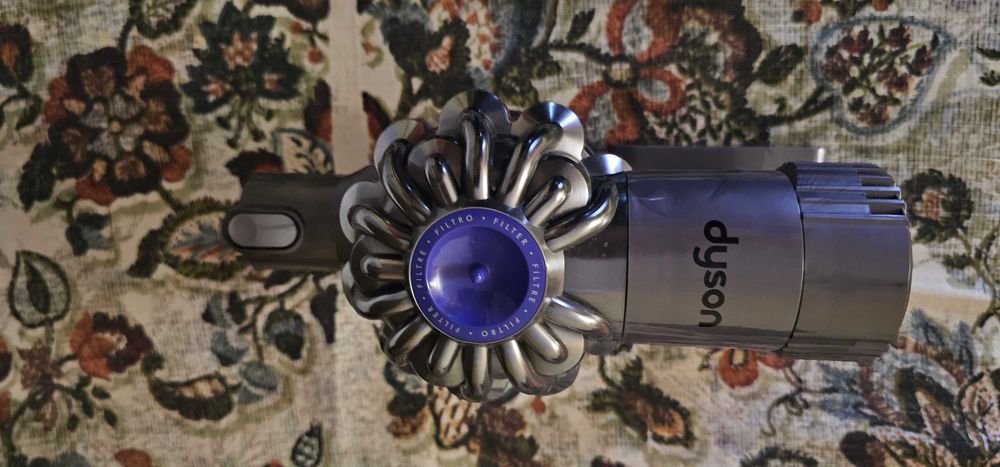 aspirator dyson 6     2 buc