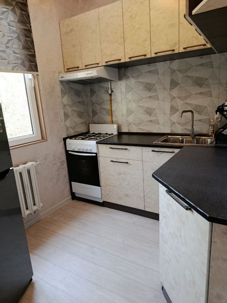 Ялангач Продается квартира 2/2/4 балкон 1.5*3 можно под ипотеку