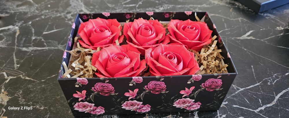 3D принтирани рози в подаръчна кутия – неувяхващи цветя