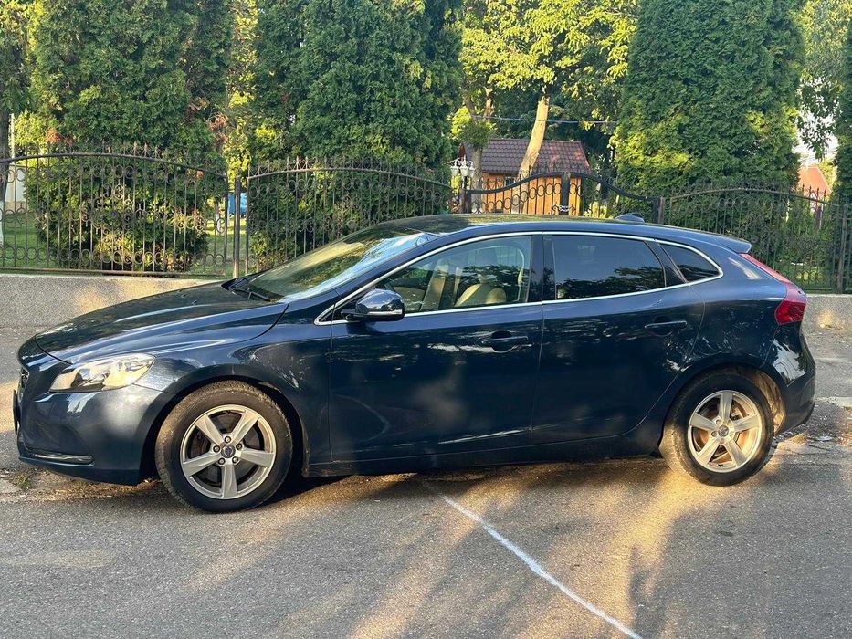 Vand Volvo V40 D4 in stare foarte buna