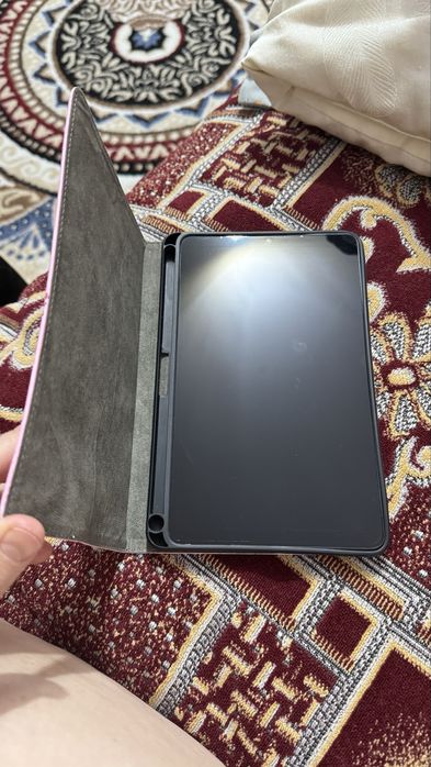 Продам планшет  65000 тыс пользовались два месяца в идеальном состоян