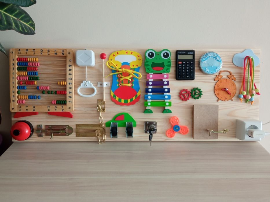 Нова налична занимателна дъска бизиборд busyboard