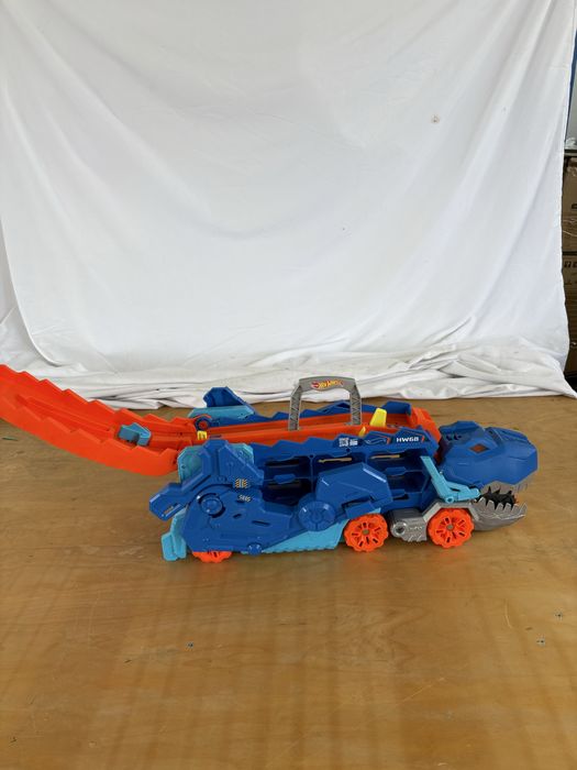 Hot Wheels, T-Rex Mega Transporter, set de joaca cu masina mare