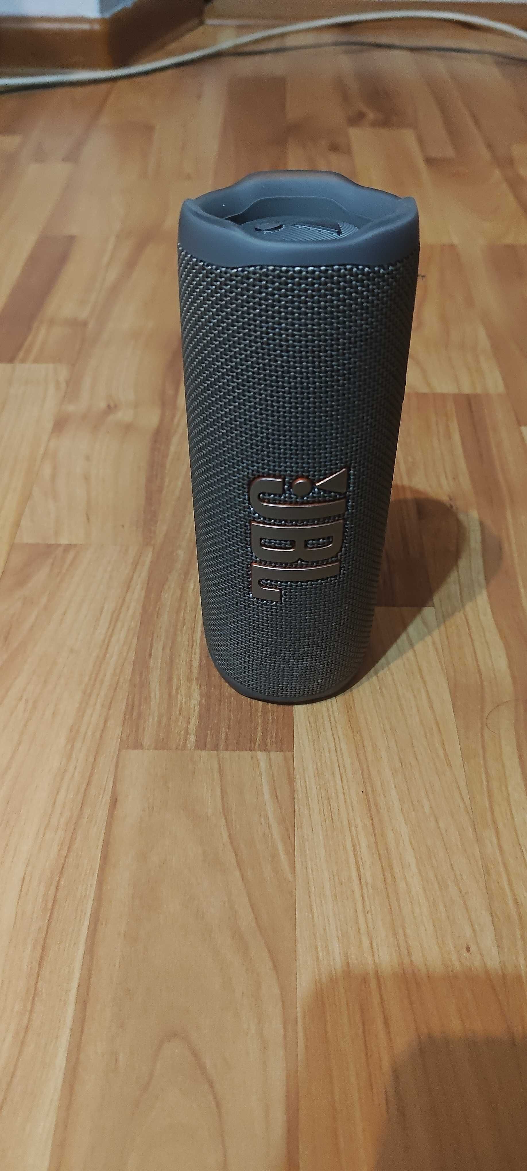 Jbl flip 6 grii.