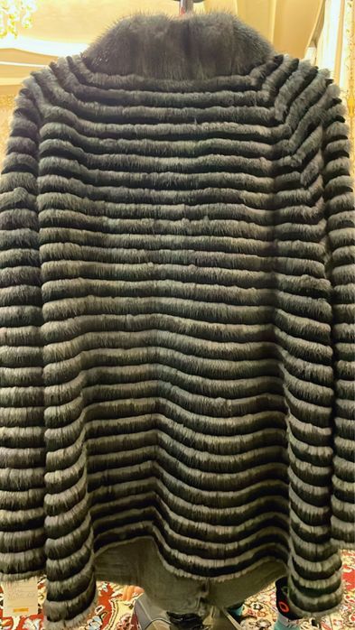 Shuba vyazoniy sotiladi oladiganla tel qilila.