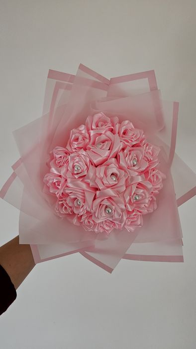 Buchet cu trandafiri din satin handmade