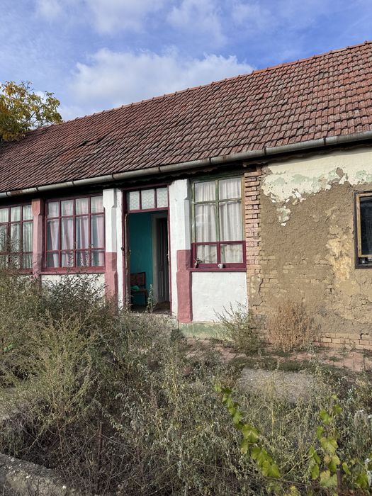 Vand casa cu teren 2877 mp si front stradal 40 m