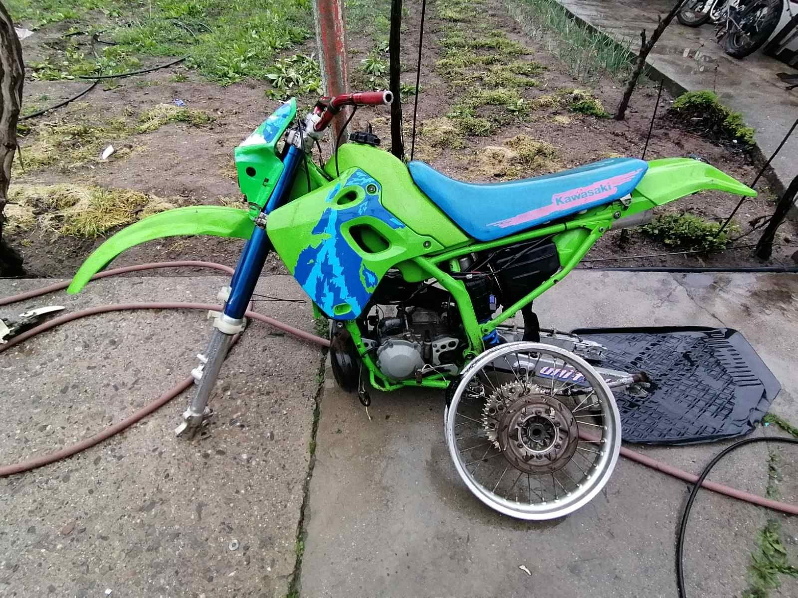 Само на части kawasaki kdx 250