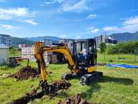 Sapat/nivelat/terasat miniexcavator si transport basculabil 7 tone
