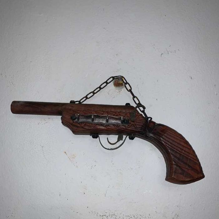 Suport de chei pistol decor