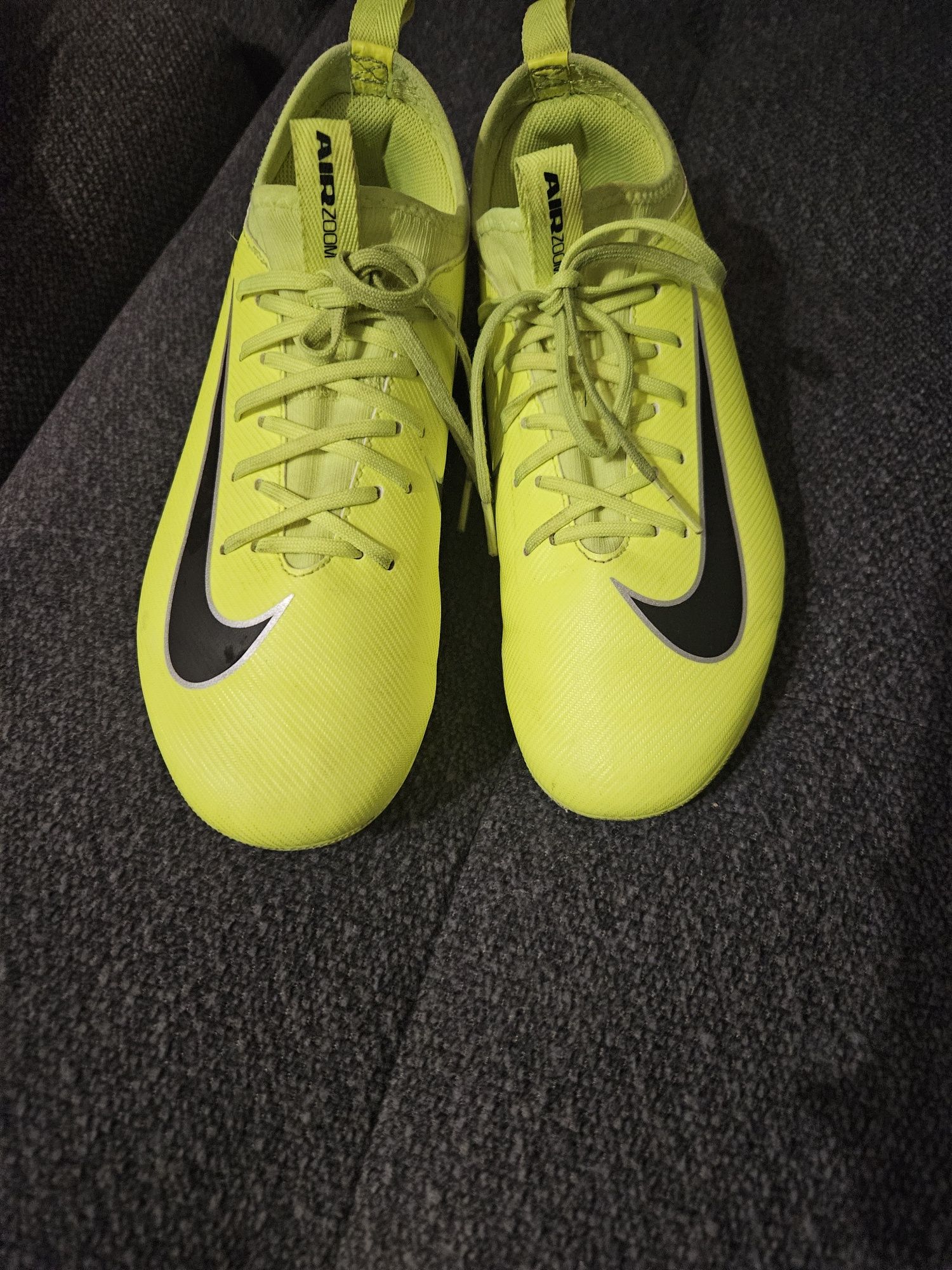 Футболни бутонки Nike