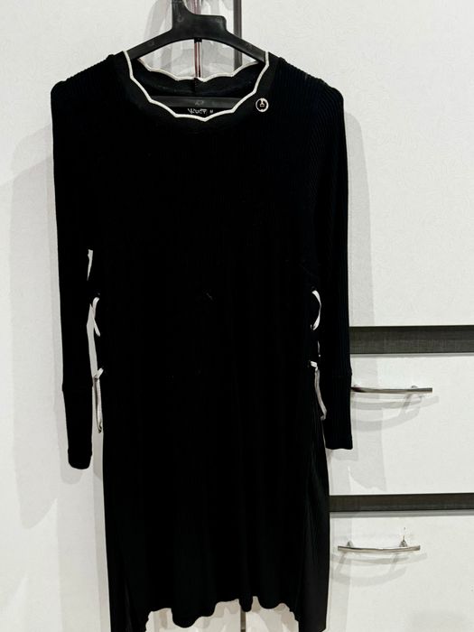 Елегантни дрехи размер S, M.