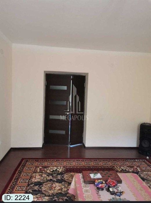 6 mikr oaziz tarafda 3 xona tayyor kvartira sotiladi №2224