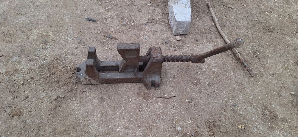 Продам спец тисы