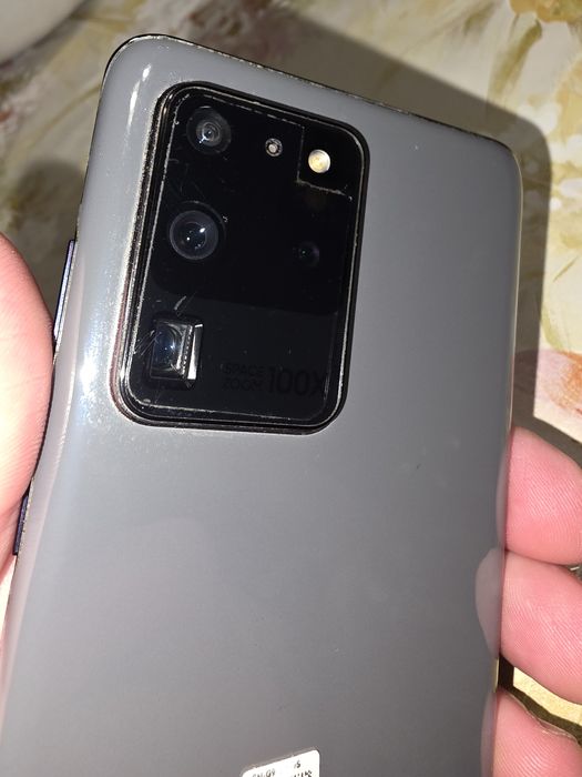 Продавам Samsung  S20 Ultra