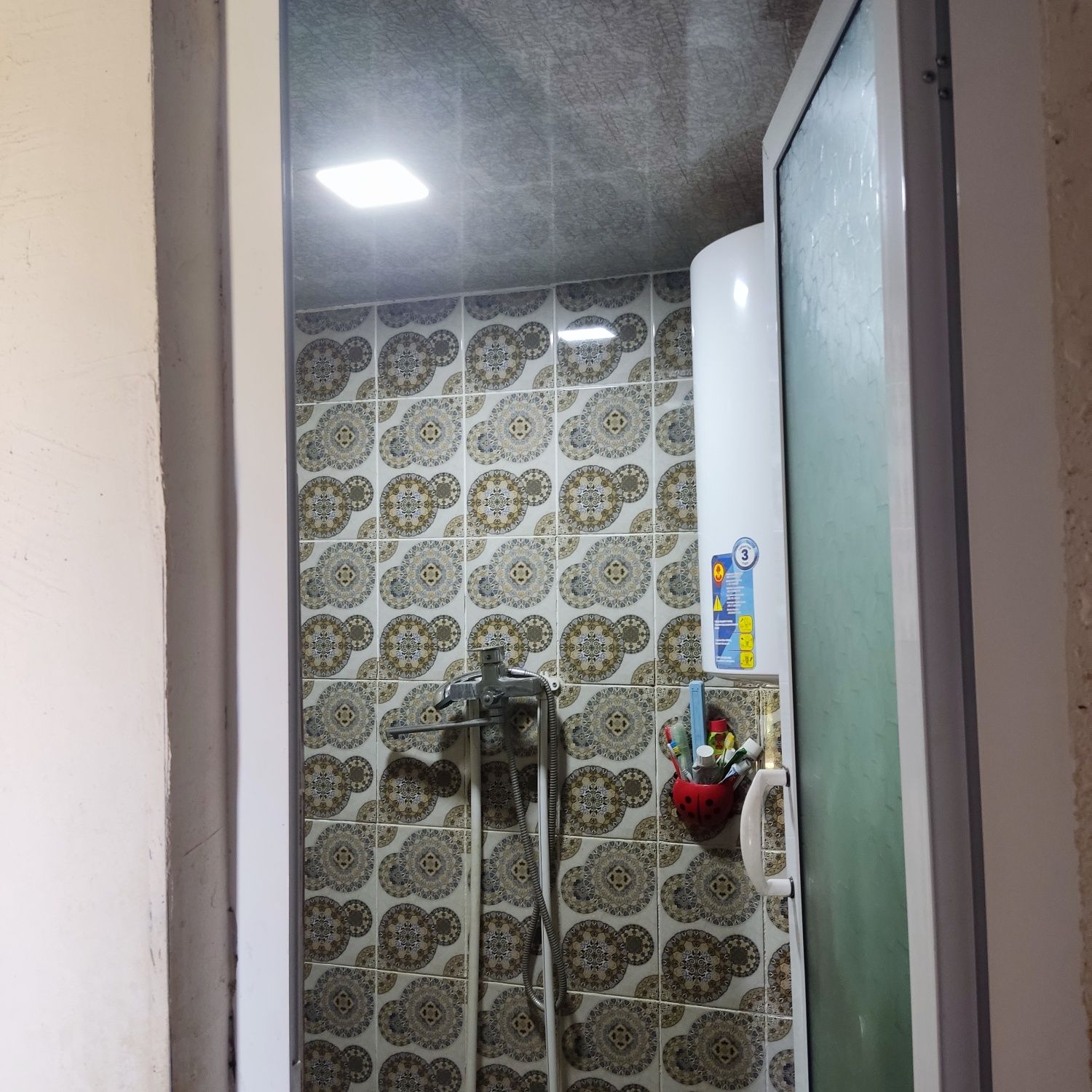 Tayyor yashab turilagan uy  Yangi yaxshi sharoitida 6. sotux
