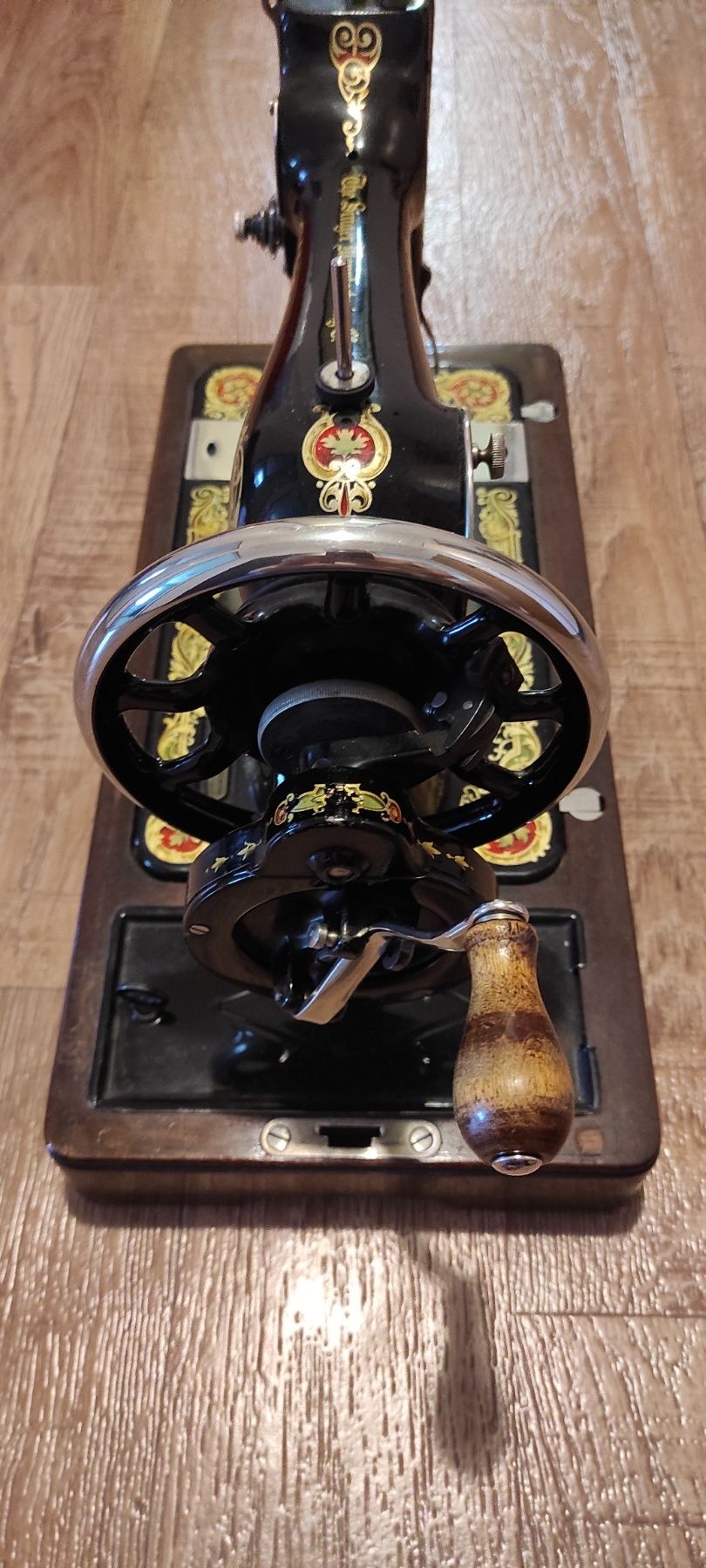 Ръчна шевна машина SINGER 28K (1951 г.) – антикварна, запазена