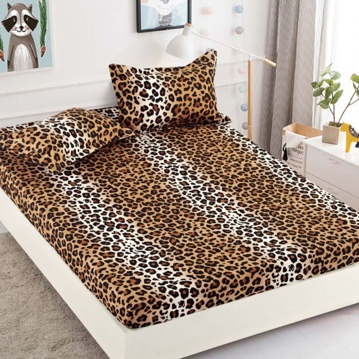 Huse finet cearceaf cu elastic 180x200 cm + 2 fete de perna