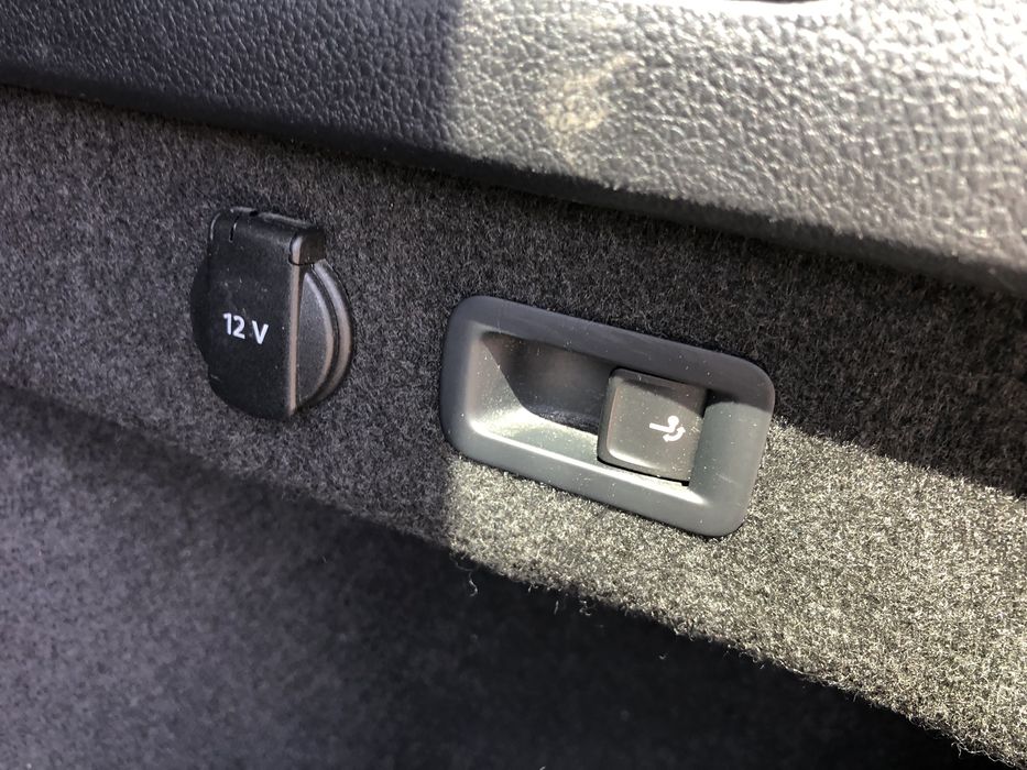 Bara fata Vw Passat B8 cu 6 senzori de parcare albastra LH5X 1.6 dcxa