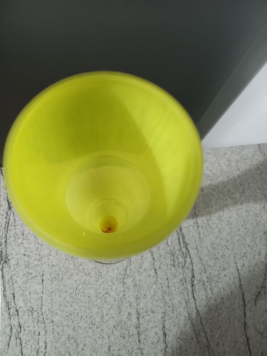 Vaza din rubin autentic inaltimea 40 cm nefolosita
Inaltimea 40 cm
Des