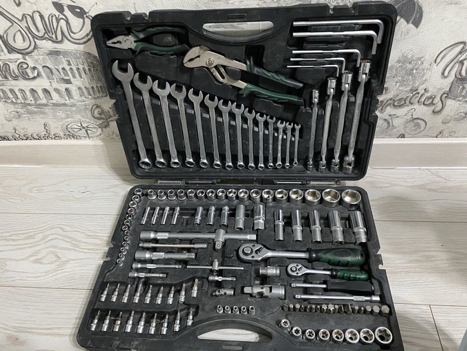 Набор инструментов фирминый!