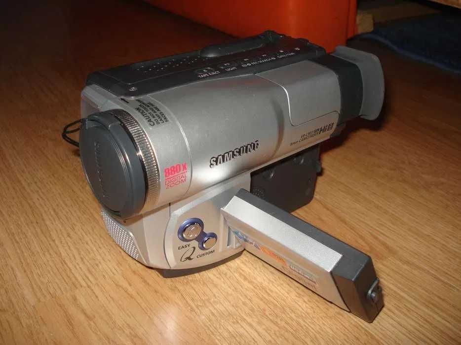 Vând camera video Samsung