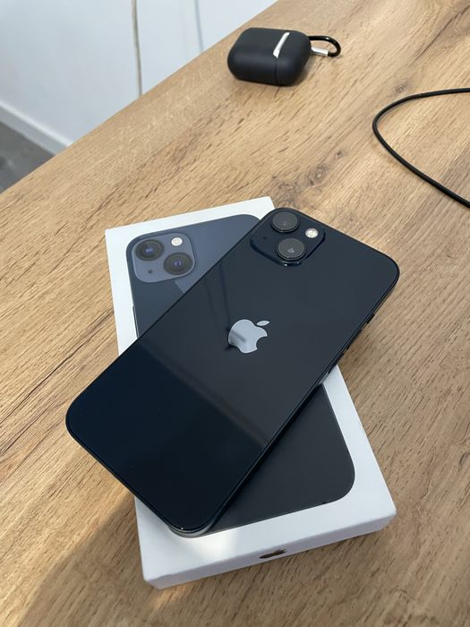 iPhone 13 в идеальном состоянии