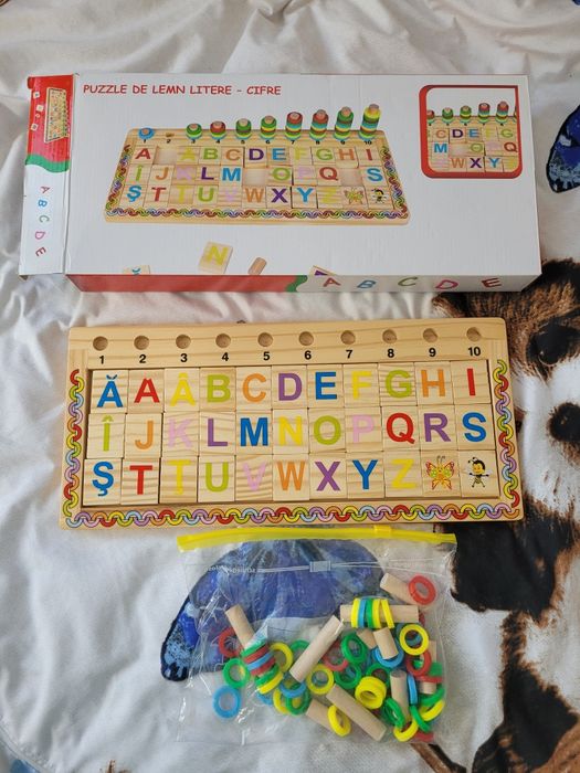 Puzzle din lemn cu ABC