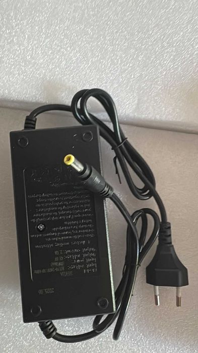 Incarcator profesional 36V (42V)-2A, mufa 5,5x2,1 trotinete si scutere