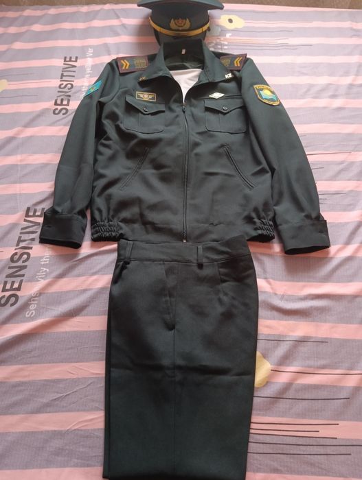 Форма офиска парадная фуражкой