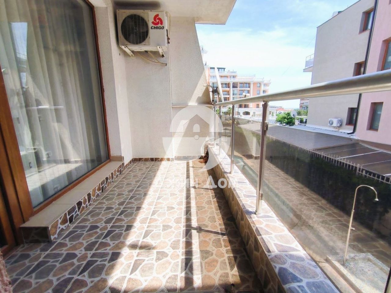 Продава се Тристаен апартамент в Свети Влас - 77 кв.м за 1234 €/кв.м - Снимка #2