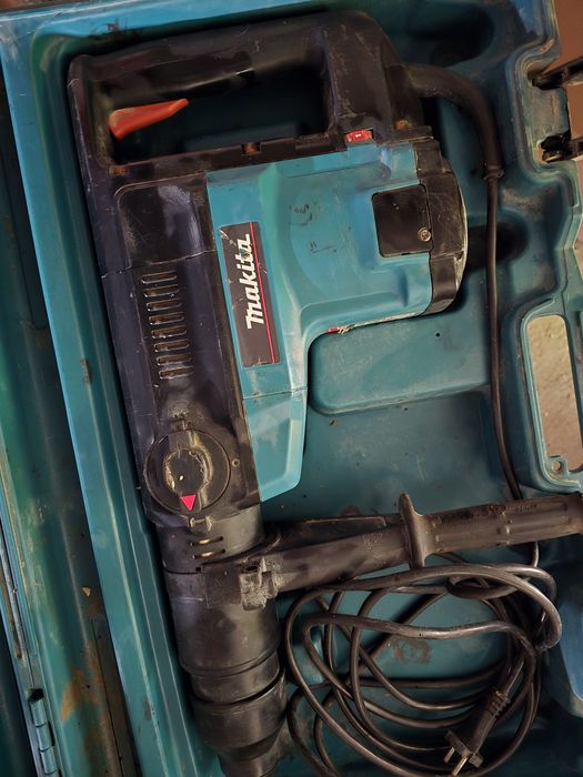 МАКИТА перфоратор 1500 w, б/у