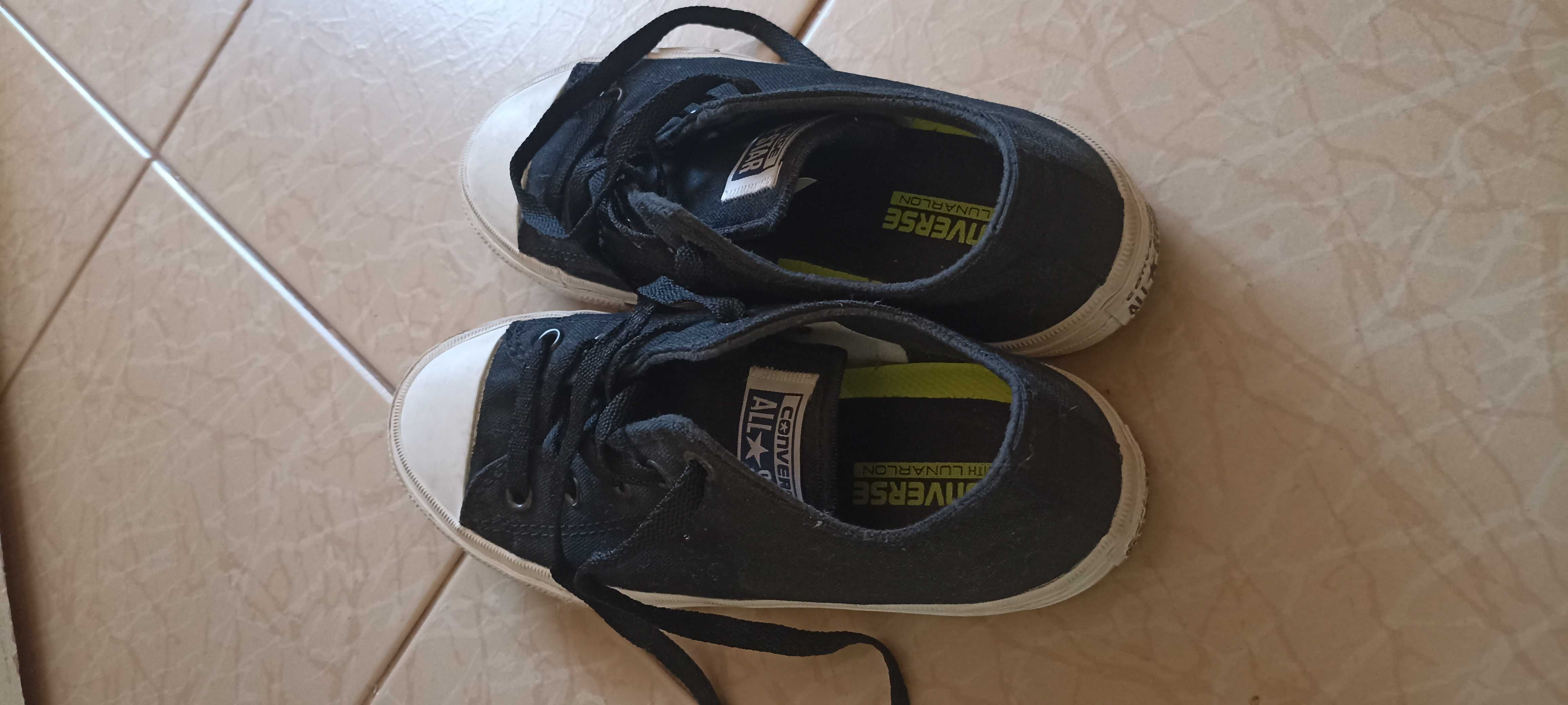 Продавам кецове "Converse"