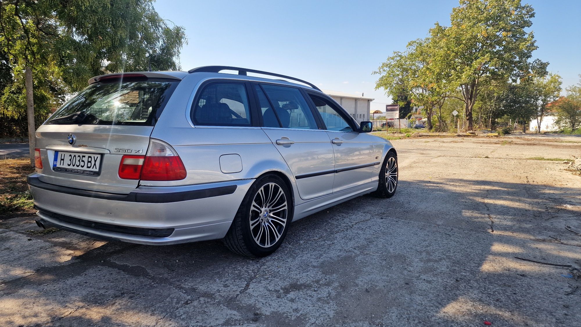Продавам или заменям БМВ Е 46 330XI