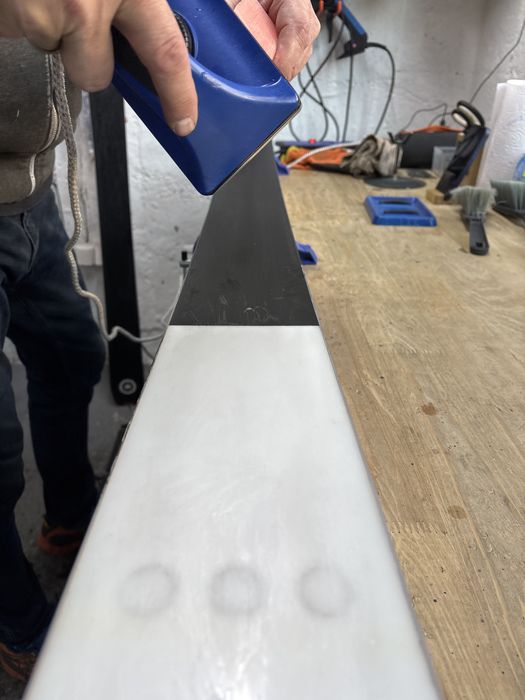 Ски сервиз-“запечатване” на ските и сноубордовете за летния сезон!