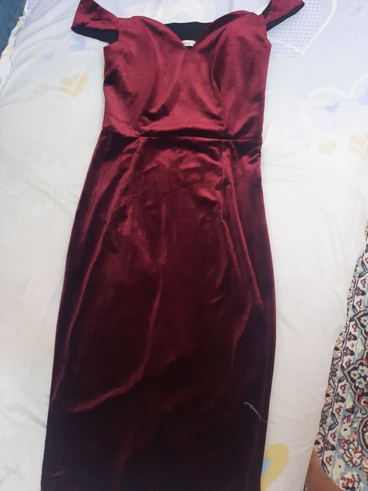 Кешкі қызыл күңгірт көйлек