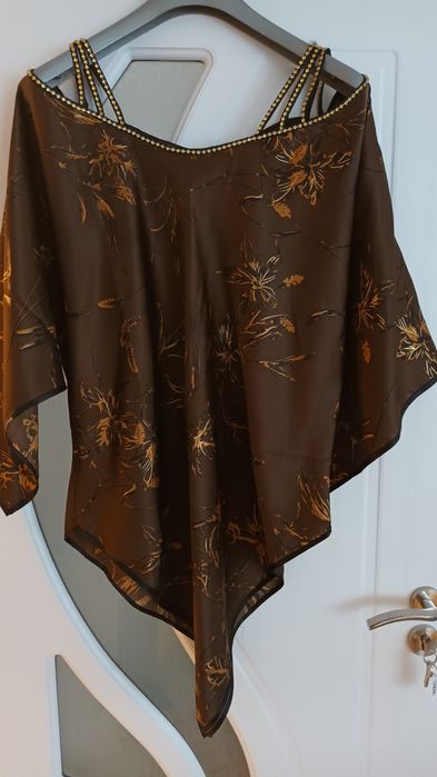 Официална туника.