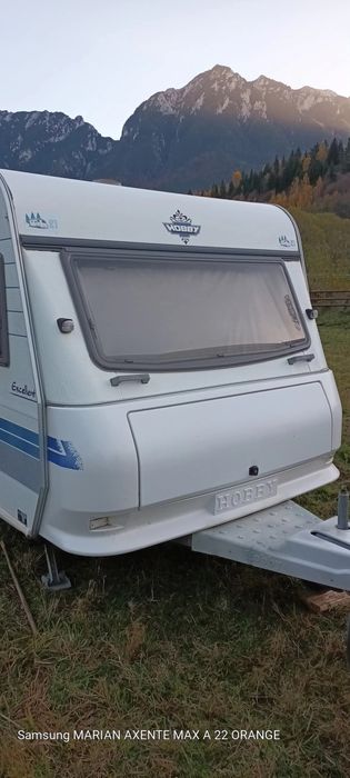 Vând o superbă Rulotă marca Hobby Excellent 400,fabricată în Olanda