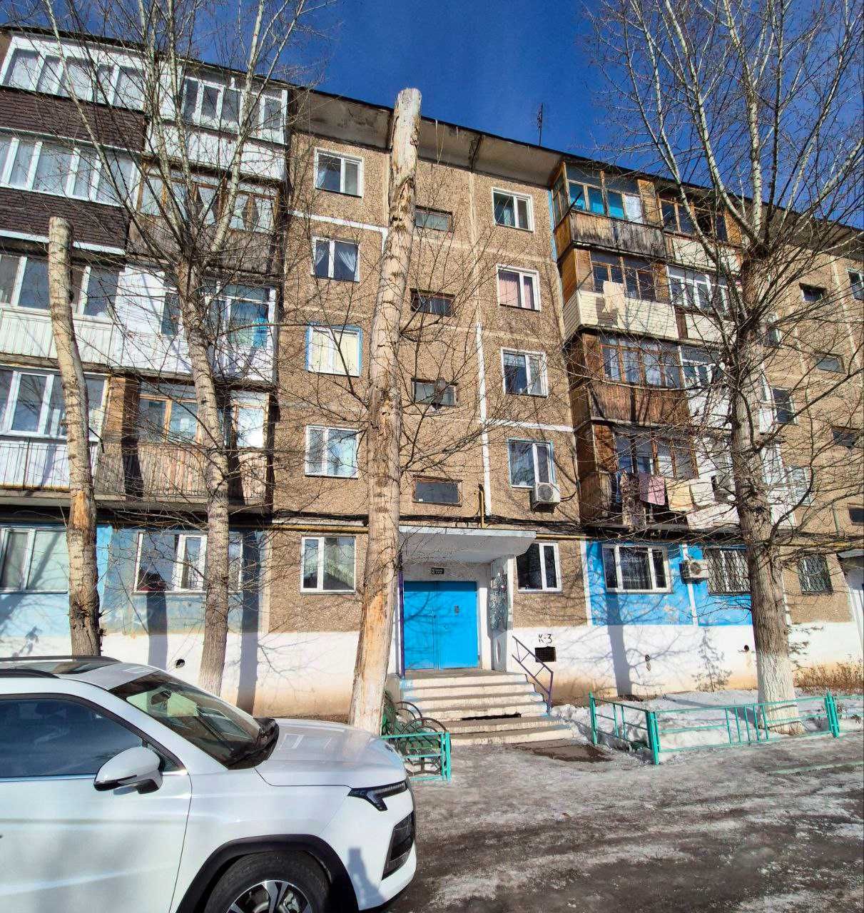 Продается 3-комн квартира по пр Строителей д17