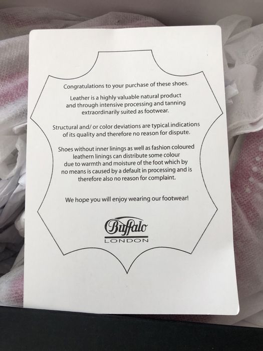 Обувки с ток Buffalo London