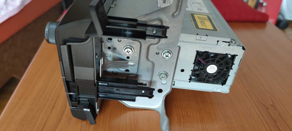 Vând sistem multimedia original Panasonic pentru Toyota RAV4