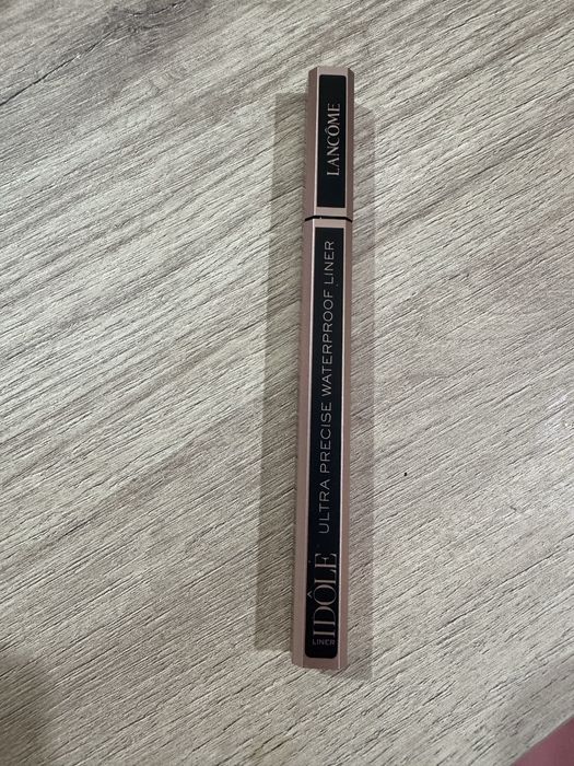 Очна линия Lancome Lash idole черна