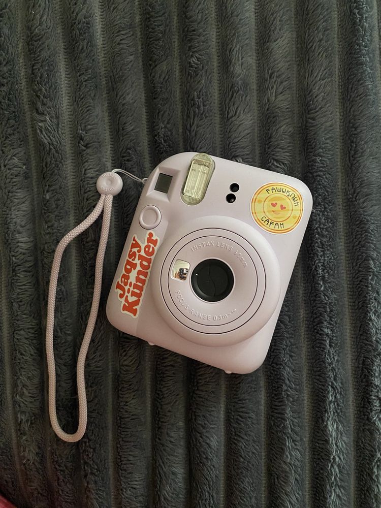 Продается Instax mini12